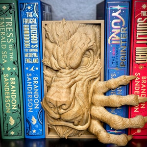 Werewolf Booknook, Fantasy Bookshelf Decor, 3D Printed Monster Book Nook and Bookends