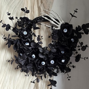 Black Flower wreath for front door,Halloween door wreath,All year round wreath,Black Gothic wreath,Autumn wreath,Spooky Entryway wall decor