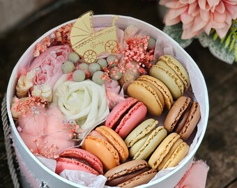 Baby shower Gift set,Gift hamper for New Baby,Newborn gift,gift for New Mum,Baby shower Gift ideas,macarons gift,flowers for Mum to Be,roses