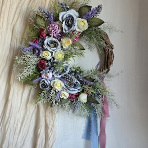 Blauwe pioenroos halve krans voor voordeur, heldere kunstbloem lente deurkrans, lavendel zomerkrans, frosted rozemarijn het hele jaar door krans