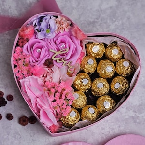 Valentines Day Gift,Anniversary gift,Mothers Day Gift,Chocolate bouquet for mum,Gift for wife,treat box,Pink Birthday Flowers,Floral Gift