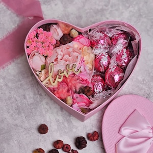 Unique Valentines Day gift for women,Christmas Gift,Birthday Flowers for Mum,Mom Mothers Day gift Set,Chocolate Bouquet gift,Flower Gift