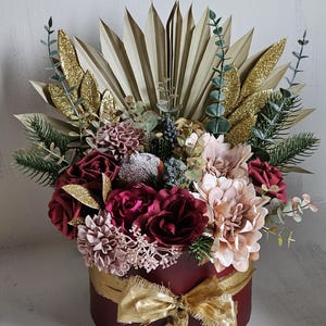 Christmas Gift Flowers,Ferrero Rocher Lindt Chocolate Bouquet with Roses,Christmas Table decor,Flowers and Chocolates,Christmas Arrangement