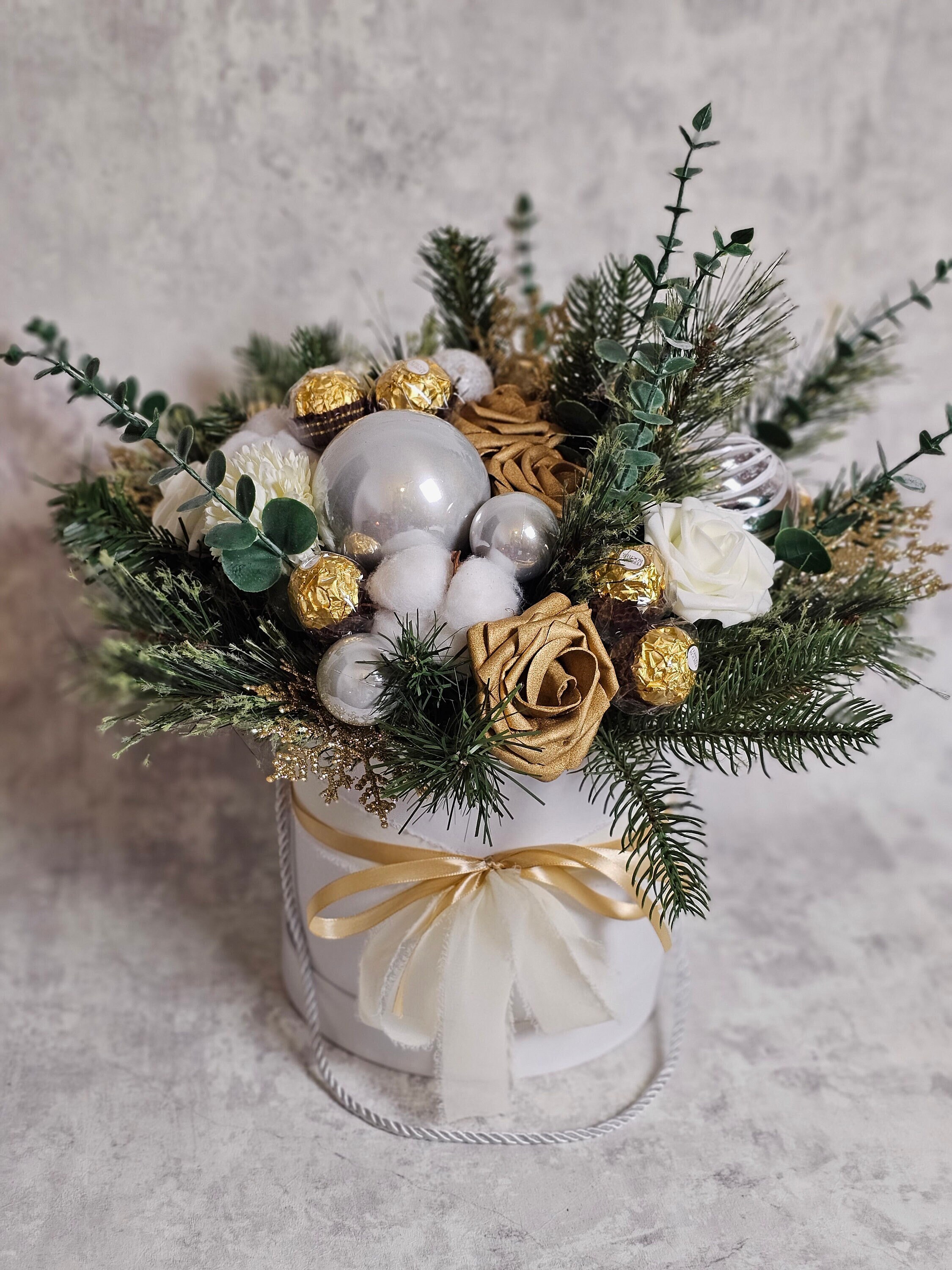 30 Beautiful Christmas Flower Arrangements for a Blooming Holiday: Festive Floral Ideas to Brighten Your Home 11 Large Luxury Christmas Flower Arrangement,Christmas Flower…