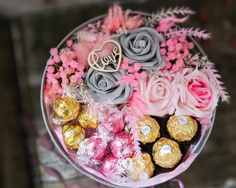 Chocolate bouquet,gift box for mom,anniversary gift hamper,birthday gift for her,flower gift box,birthday hamper,large chocolate box,flowers