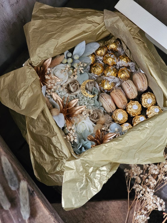 Eid Gift Set,Chocolate Gift Box for Eid,Eid Mubarak Gift Hamper,Eid Al Fitr,Eid Gift Ideas,Ferrero Rocher,Lindt,Macarons,Artificial Flowers