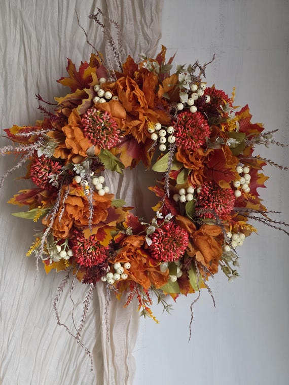 Herbstkranz für Haustür, Herbstlaub, orange roter herbstlicher Kranz, 45 cm rustikaler Herbstkranz für Eingangstür, Herbstdekor, Pfingstrosenkranz