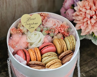 Teacher Gift,Gift set for teacher,thank you gift for teacher,graduation gift,pamper hamper,gift flowers,macarons gift,roses,education gift