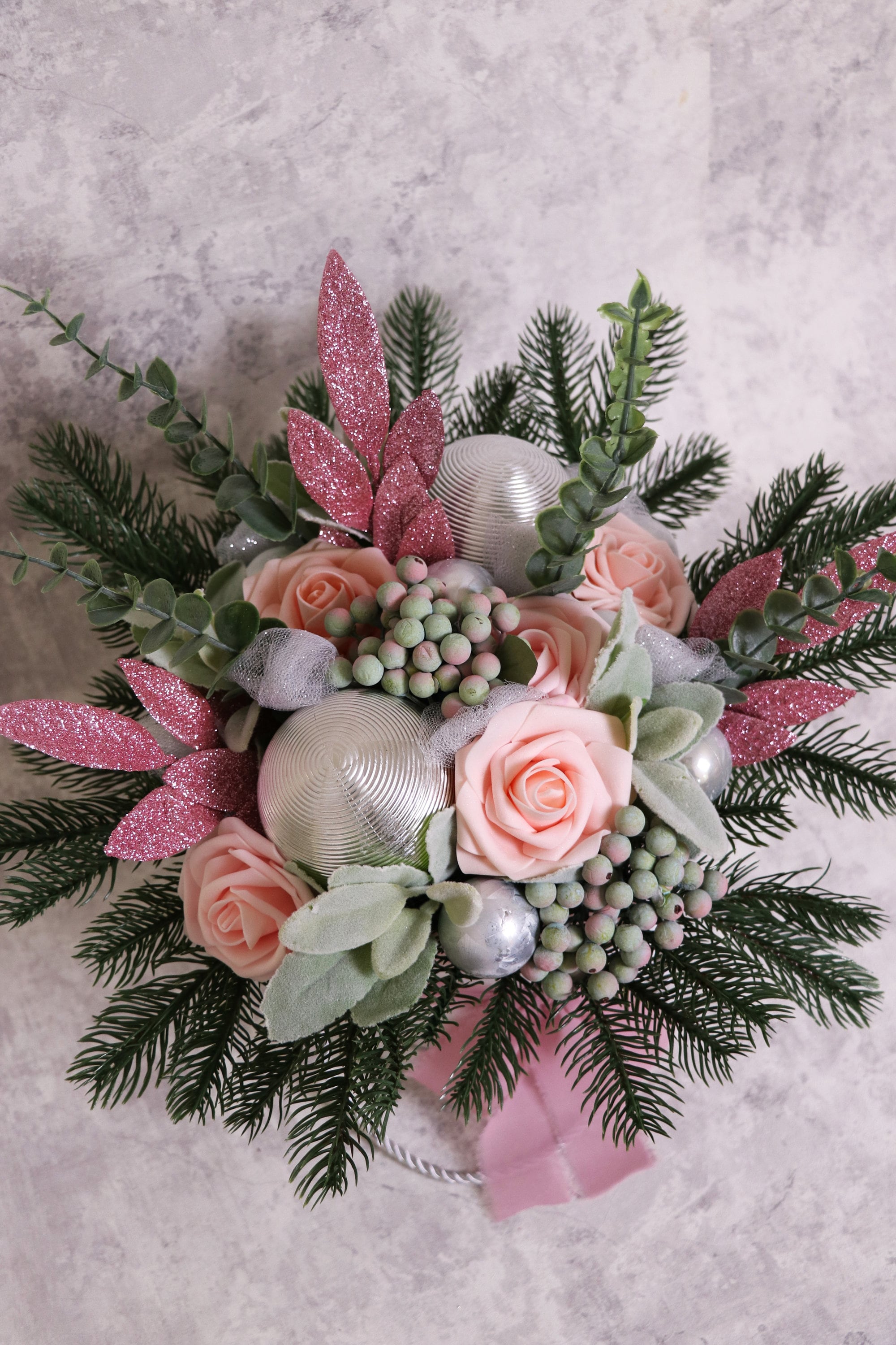30 Beautiful Christmas Flower Arrangements for a Blooming Holiday: Festive Floral Ideas to Brighten Your Home 25 Christmas Gift,Christmas Flower Arrangement,Christmas Floral…
