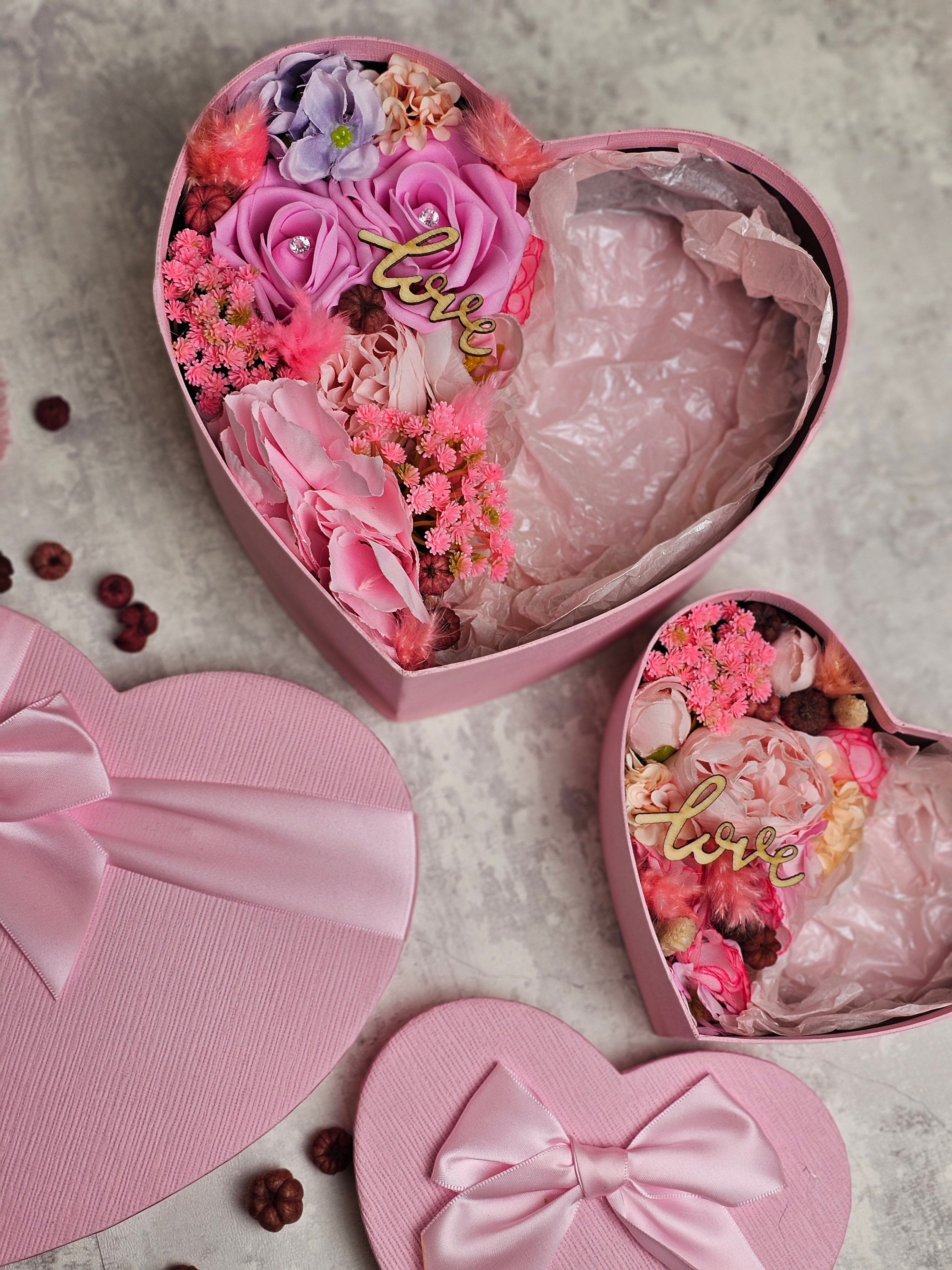 Scatola Regalo con Rose e : il Regalo Perfetto per Le Donne In