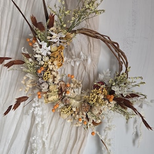 Couronne de fleurs séchées, décoration bohème rustique et naturelle de vraies fleurs séchées, demi-couronne botanique séchée, décoration de chalet suspendue murale boho,