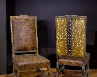 Silla texana antigua de ladrillo real con ciervo, silla de madera rústica hecha a mano, silla texana de ladrillo real con ciervo hecha a mano.