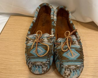 Minnetonka Baja Southwestern Moccasins – Women’s Size 10