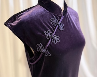 Vintage Purple Velvet Qipao Dress – Mandarin Collar Elegance (Size 12)