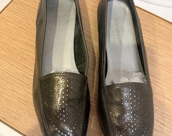 Enzo Angiolini Liberty Italian Leather Loafers Size 9M – Dark Grey Perforated Square Toe Flats