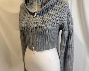 Urban Outfitters Cropped Gray Sweater – Women’s XS