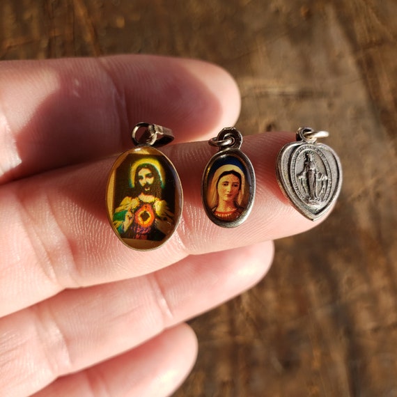 Our Lady of Guadalupe vintage catholic metals Jes… - image 10