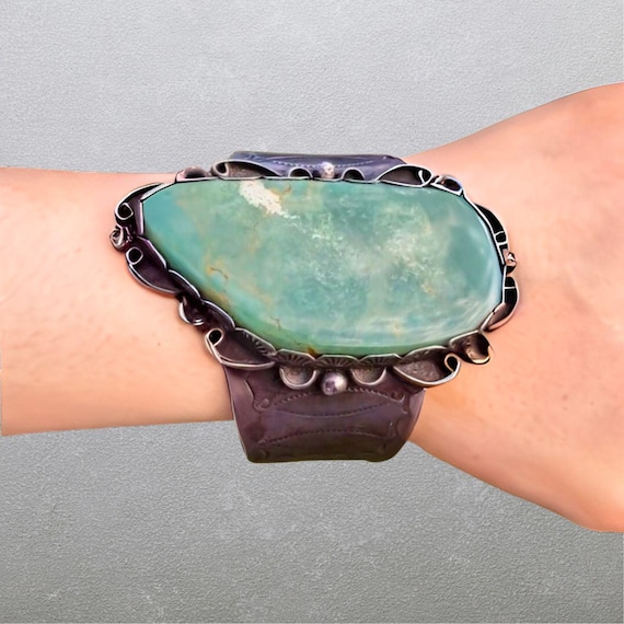 Large vintage green turquoise cuff bracelet, Stat… - image 1