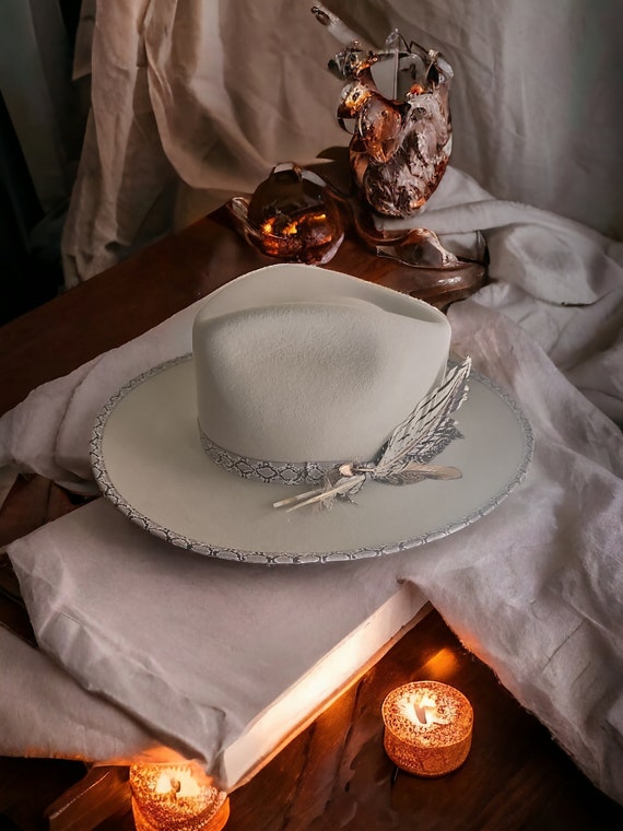Unleash Your Inner Cowboy with Authentic Flair – The Stetson Snake-Skinned Trimmed Classic Brim Hat