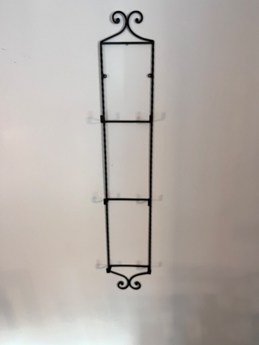 3 Plate Black Metal Vertical Wall Mount Plate Holder, Plate Rack Etsy
