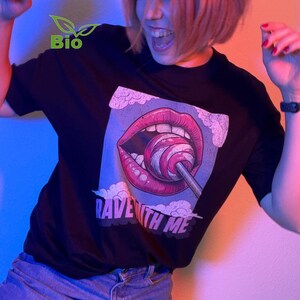 Rave With Me - Organic Oversize T-Shirt aus Bio-Baumwolle, Unisex - Rave, Techno, Tekkno, Party, Electro, Retro, Festival