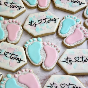 Twin themed babyshower cookies.