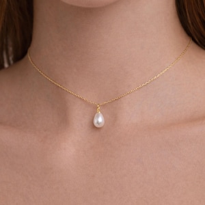 Pärlhalsband för brudpar • Delikat nyckelbenshalsband • Minimalistiska bröllopssmycken • Gåva för brud