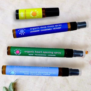 Juego de regalo de 4 mini atomizadores de aromaterapia orgánica / Mezclas de aceites esenciales hechas a mano en aerosol de tamaño de viaje de 10 ml