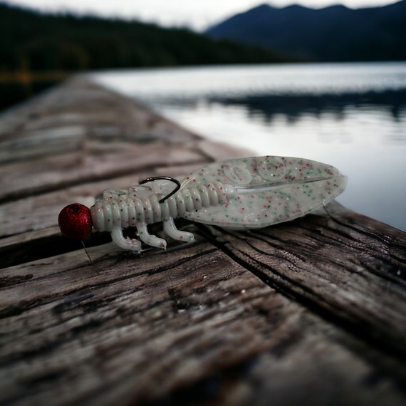 4-pack 4'' Predator G.O. Bug XL with 1- 1/2 jig head with 3/0 hd victory hook & 1- 3/8 jig head with 4/0 victory hook