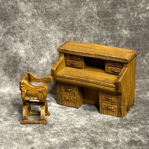WizKids Deep Cuts: Desk and Chair