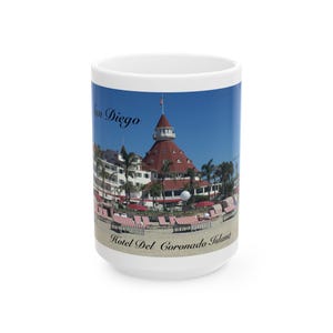 Caneca de cerâmica do Hotel Del Coronado em San Diego, xícara de café personalizável de 15 oz, presente de lembrança, amante de viagens, decoração de casa de praia, memórias de férias
