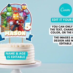 Puede incluir: Una tarta blanca con un adorno para tarta con tem&aacute;tica de superh&eacute;roes. El adorno presenta personajes de dibujos animados, el n&uacute;mero 5 y el nombre "MASON". El texto en la tarta dice "NAME & AGE IS EDITABLE". El texto adicional incluye "EDIT IT YOURSELF".