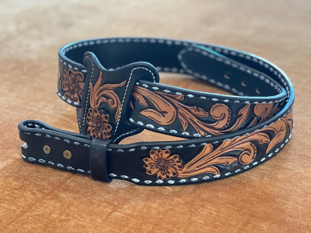 Rugged Western Belt Knife with Leather Sheath – Precision & Durability