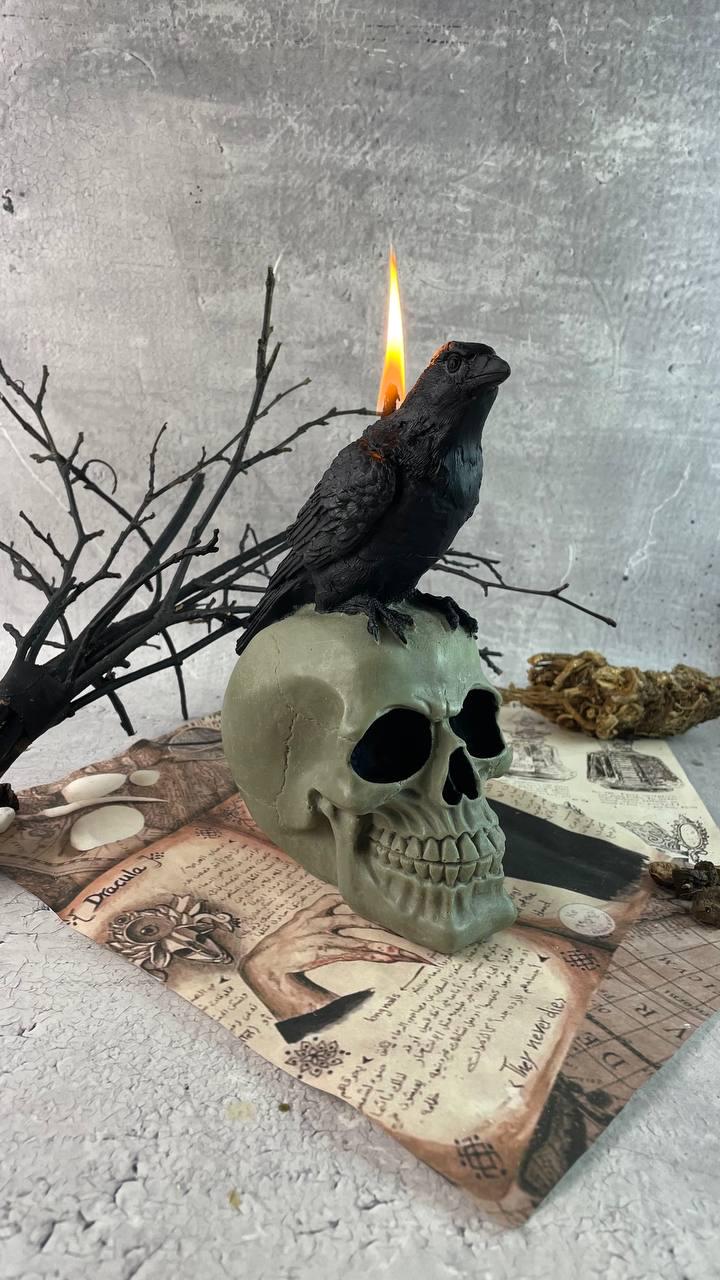 Elegant Gothic Black Raven on Skull Candle – Mystical Decor for