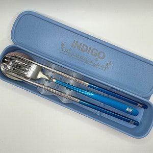 Ensemble de couverts baguettes indigo | Cuillère-fourchette en acier inoxydable |  rpa | Namjoon BTS Jungkook Rm Suga J-Hope Jimin Taehyung Bangtan