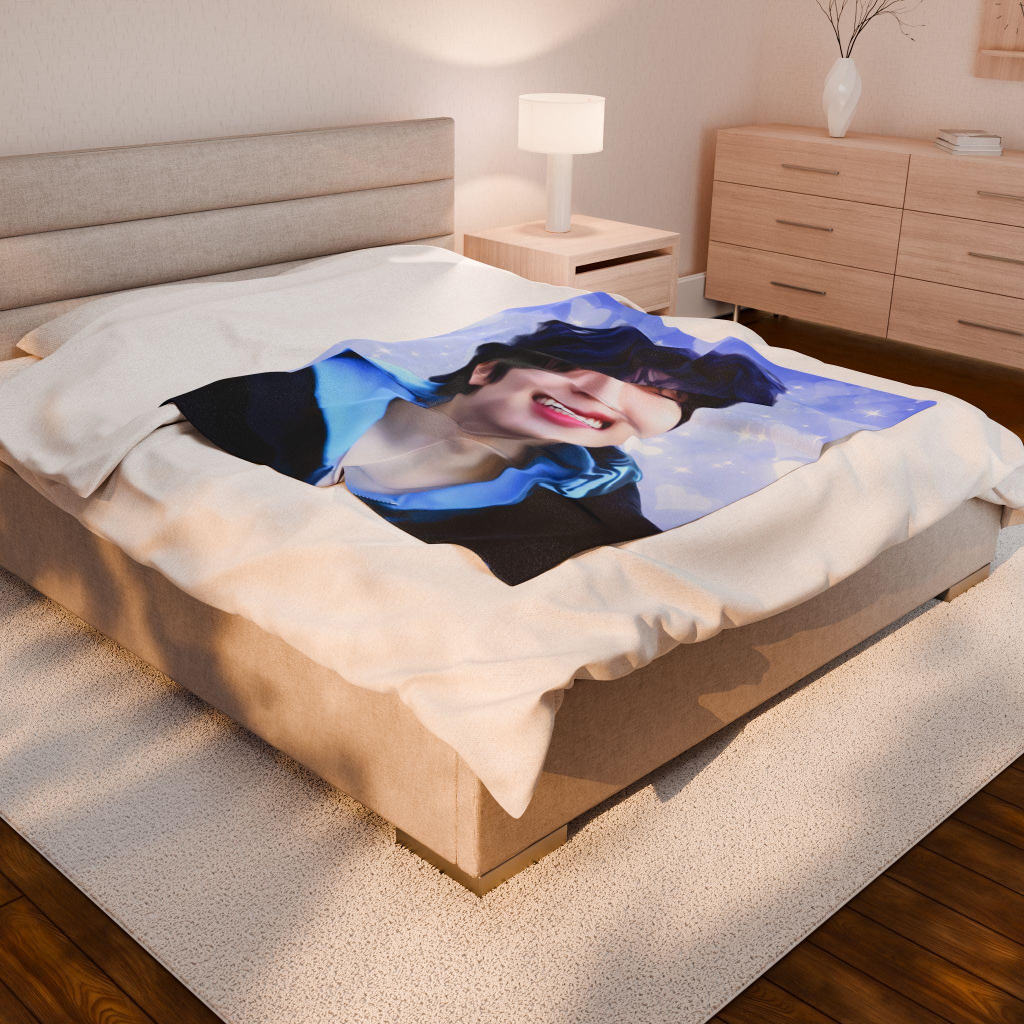 Skz Seungmin Perm Smile Velveteen Plush Blanket: Stray Kids Stays