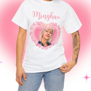 SEVENTEEN The8 Minghao Coquette Bow Kpop Shirt, SVT Tour 2024 Merch, Nana Tour Svt Shirt, Geschenkideen CARATS, Geburtstagsgeschenk & Konzert Merch
