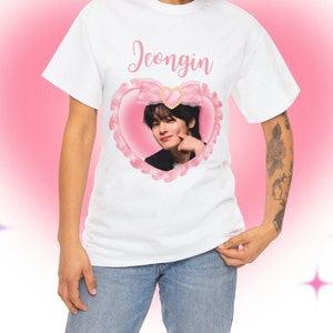 STRAY KIDS I.N. Jeongin Coquette Bow Kpop Shirt, Skz 2024 Tour Merch, Skz Concert Shirt, Gift Ideas STAYS, Birthday Gift & Concert Merch