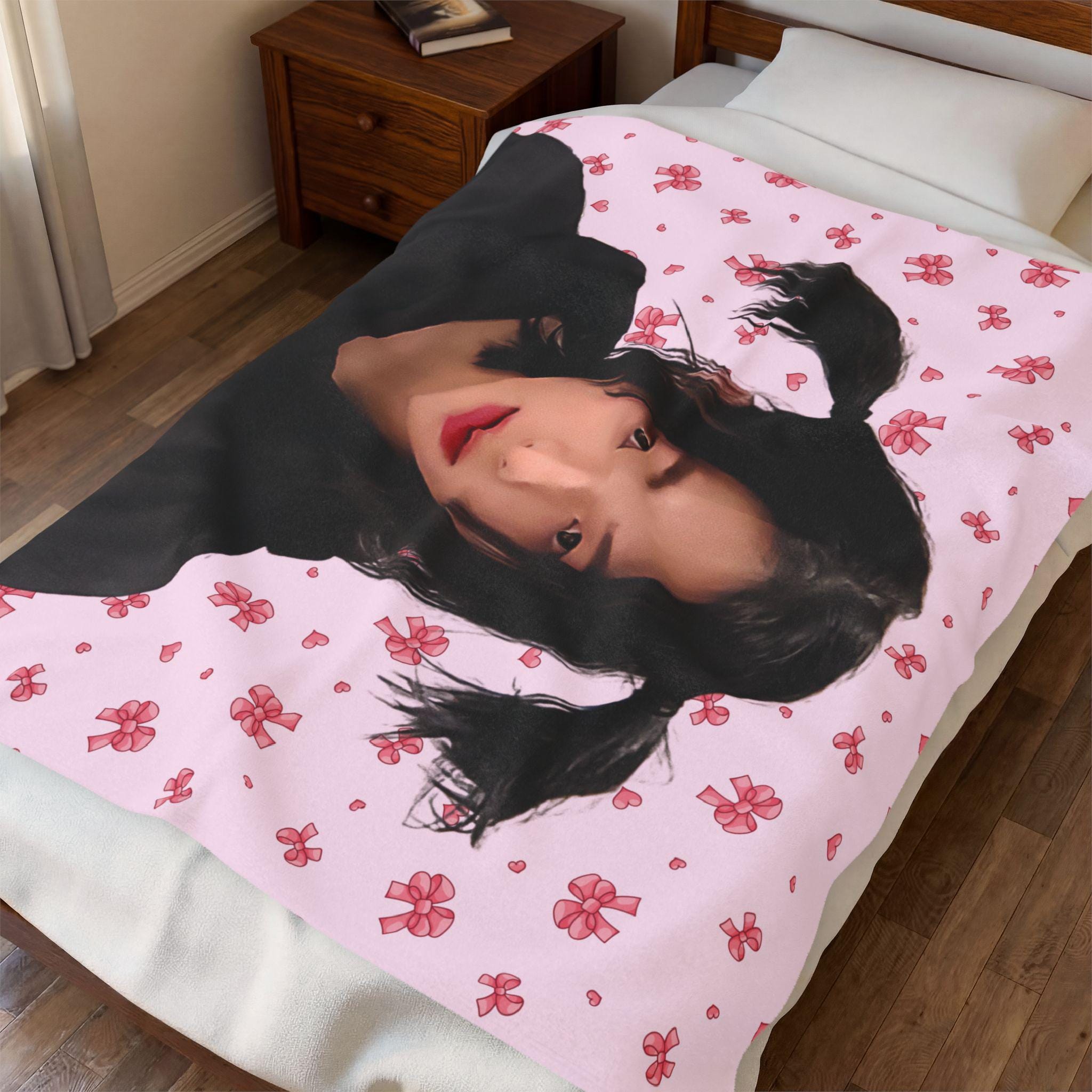 SKZ Hyunjin Pigtails Cute Stray Kids Blanket, Hyunjin Skz Blanket