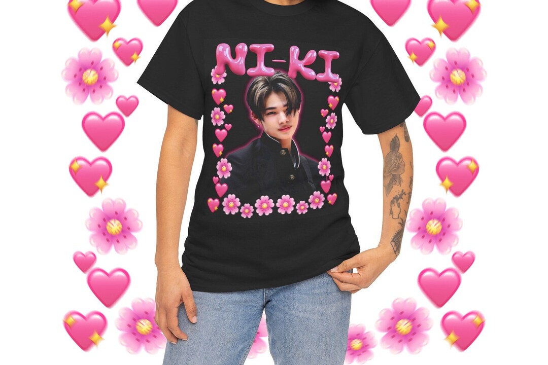 ENHYPEN Merch T-Shirts ENHYPEN HEESEUNG NI-KI Vementements V Logo