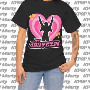 Camiseta personalizada de Kpop Babygirl Y2K, camiseta pirata con foto de ídolo personalizada de Y2K Babygirl, ideas de regalo para fanáticos del Kpop, regalo de cumpleaños y merchandising de conciertos