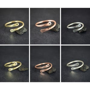 Anillo de plata con inicial para pareja, anillo personalizado de dos letras, joyería artesanal ajustable y apilable, regalo personalizado para mamá primeriza, regalo para papá y dama de honor.