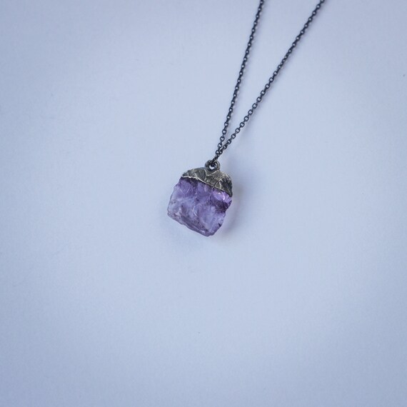 天然アメジストクリスタルネックレス、2月の誕生石ジュエリー、紫色の