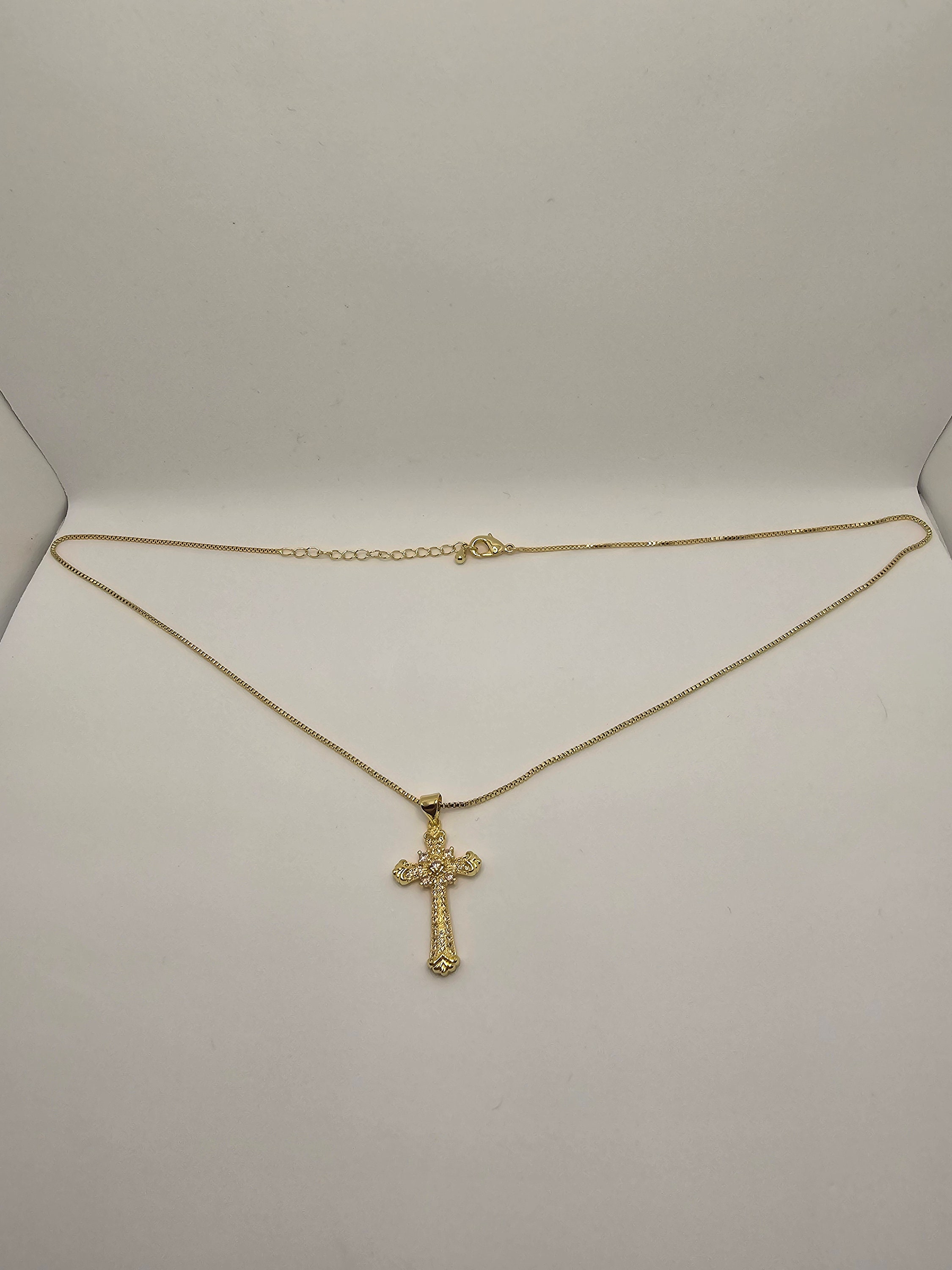 Cross Pendant Necklace main image 1