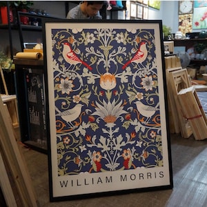 Stampa artistica "Il ladro di fragole" di William Morris - Decorazione murale botanica vintage con uccelli e fiori - Arte murale per la casa