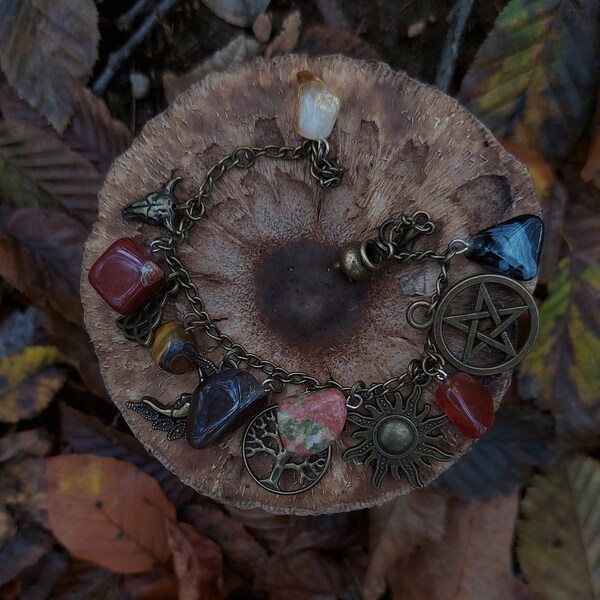 Bracelet de protection contre les sorcières pour femme. Bracelet à breloques de sorcellerie en pierres naturelles.