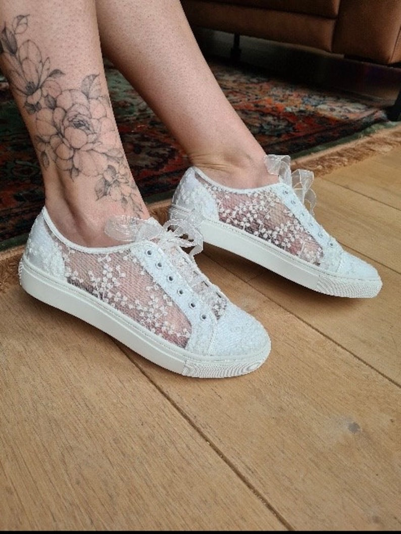 Bruidsschoenen sneakers wit/ivoor met kant afbeelding 5