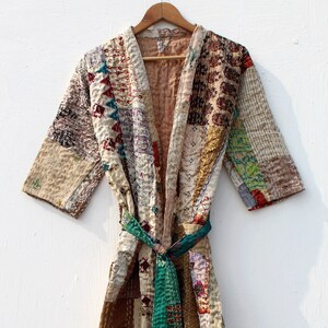 Kimono Soft vintage Soie sari kantha kimono Robes Cadeau pour amoureux robes de chambre sari en soie recyclée Robes kimono Robe Beach wear