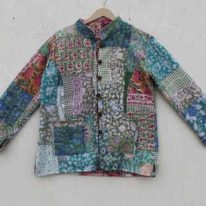 Veste doublée réversible matelassée, veste patchwork, veste moderne, veste insolite, manteau matelassé, manteau floral, manteau vintage, idée cadeau, cadeau couples