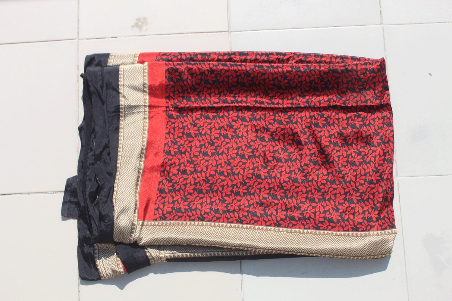Saris en soie, saris imprimés Patola, saris imprimés Batik, saris ethniques traditionnels, saris vintage, saris en soie indiens, vêtements pour femmes